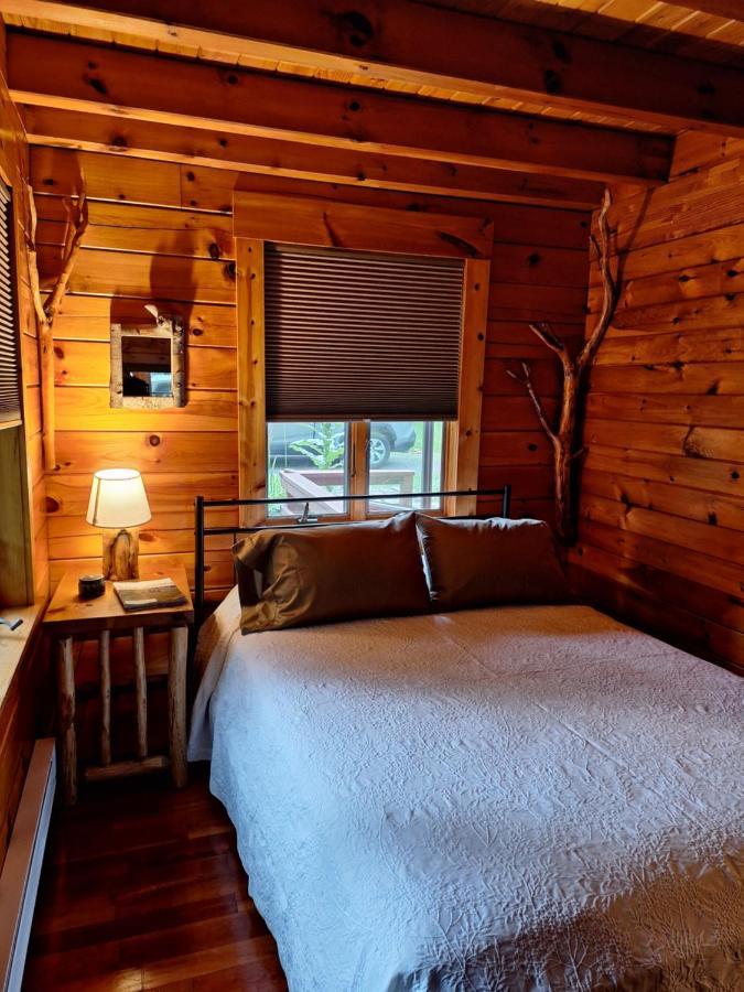 Neshannock Creekside Log Cabin Volant エクステリア 写真