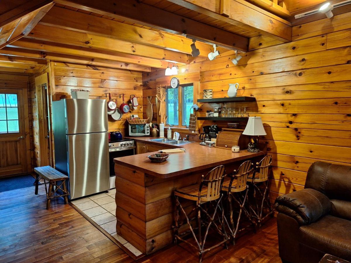 Neshannock Creekside Log Cabin Volant エクステリア 写真